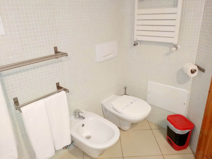 Bathroom 3, Duna Parque Beach Club - Duna Parque Resorts & Hotels, Odemira