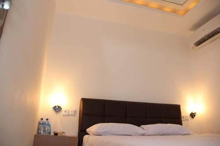 bedroom 12