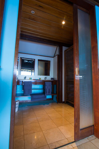 Bathroom 2, Oa Oa Lodge, Bora Bora