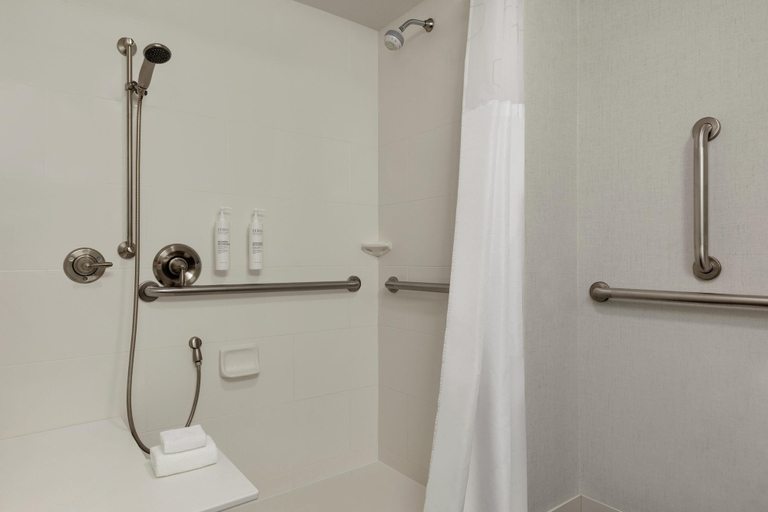 Bathroom 4, Hampton Inn & Suites Pittsburgh/Harmarville, Allegheny