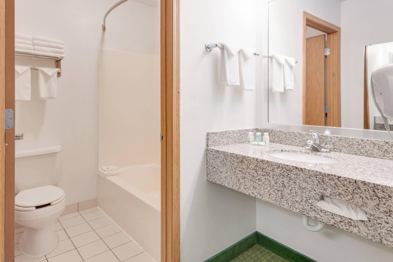Bathroom 4, Quality Inn Belgrade - Bozeman Yellowstone Airport, Gallatin
