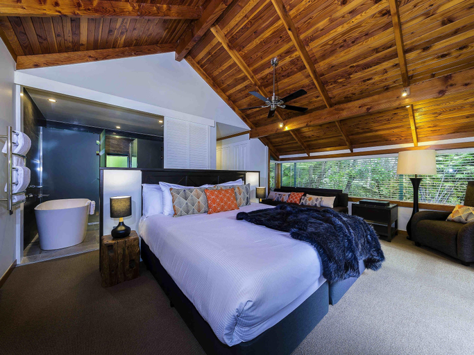 Bedroom 4, Grand Mercure Puka Park Resort, Thames-Coromandel