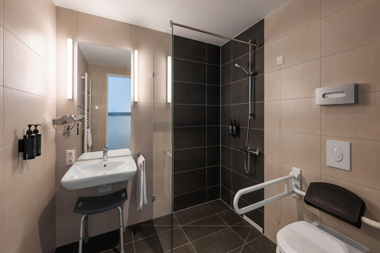 Bathroom 4, Wyndham Garden Munich Messe, München