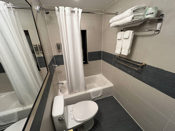Bathroom 4, Hotel Richland LES, New York
