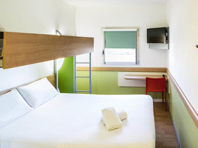 Bedroom 4, ibis budget Leicester, Leicestershire