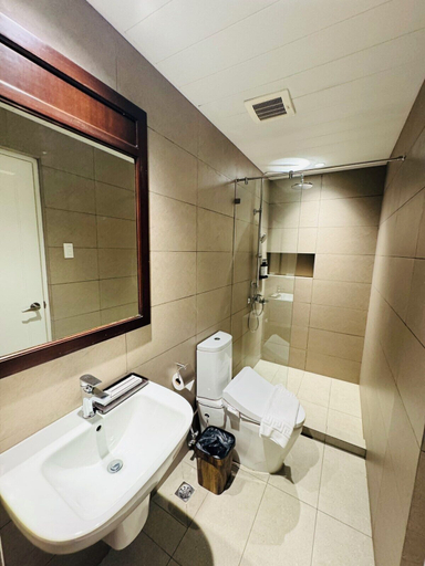 Bathroom 4, Pearl Lane Hotel, Manila City