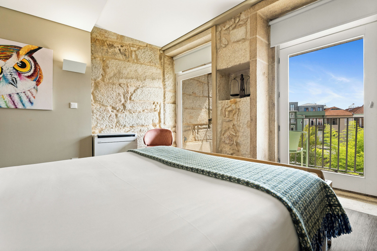 Bedroom 4, Jardim da Batalha by Shiadu, Porto