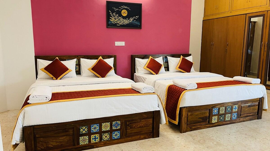 Bedroom 2, Myspace Holiday Inn -Ooty, The Nilgiris
