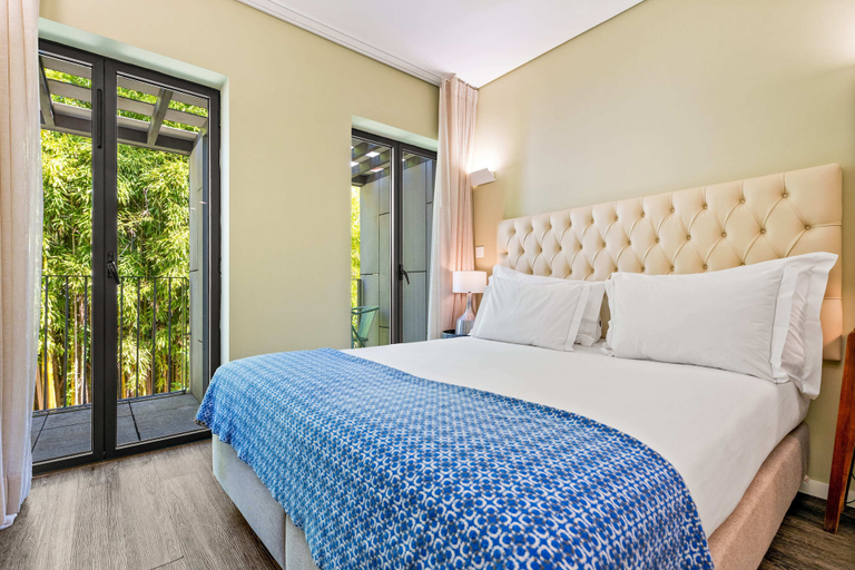 Bedroom 4, Jardim da Batalha by Shiadu, Porto