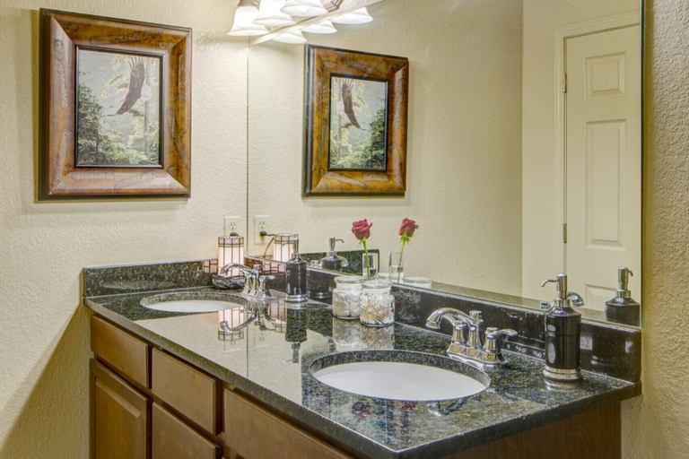 Bathroom 3, Pebble Bay Club, Camden
