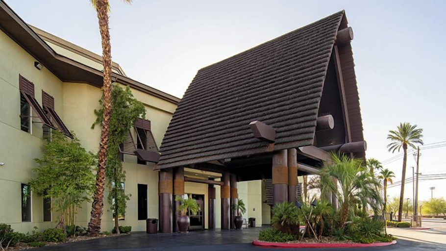 Exterior & Views 2, Tahiti Resort, Clark