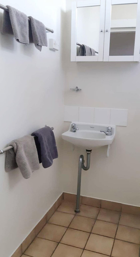 Bathroom 4, Burdekin Motor Inn, Burdekin