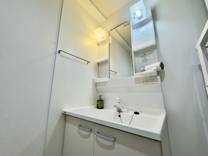Bathroom 4, Luana Lea Karate Kaikan Mae, Naha