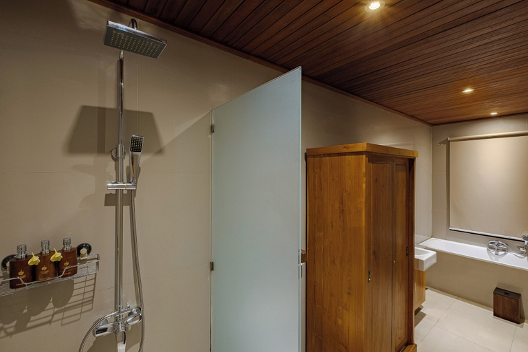 bathroom 8