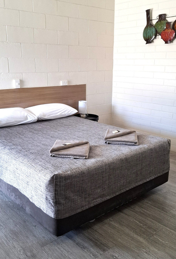 Bedroom 3, Burdekin Motor Inn, Burdekin