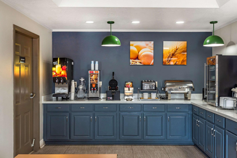 Food & Drinks 5, Comfort Inn Lafayette North I-10, Lafayette