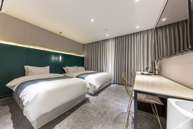 Bedroom 4, Cheonan Noblesse Hotel, Cheonan