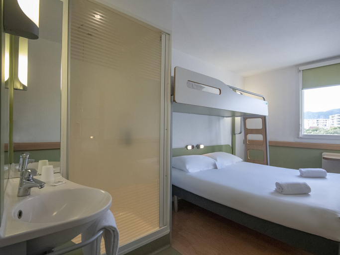 Bedroom 4, ibis budget Ajaccio, Corse-du-Sud