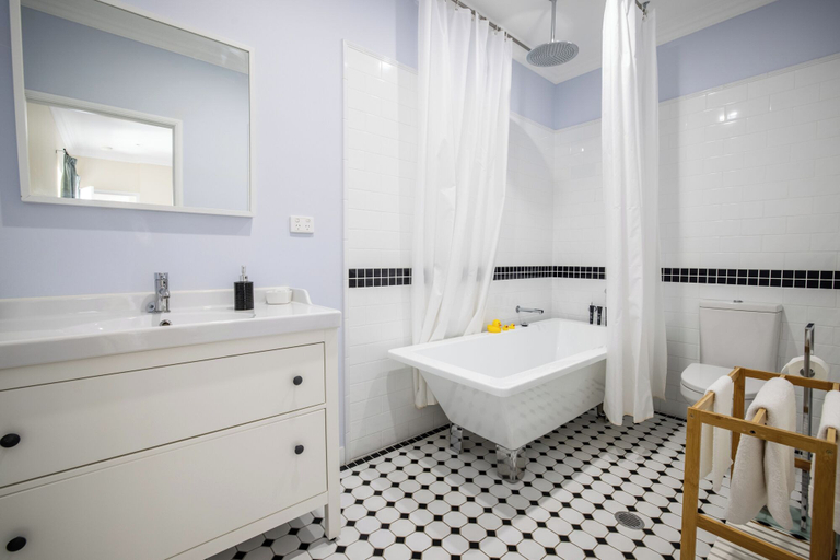 Bathroom 5, Kernow Charters Towers, Charters Towers