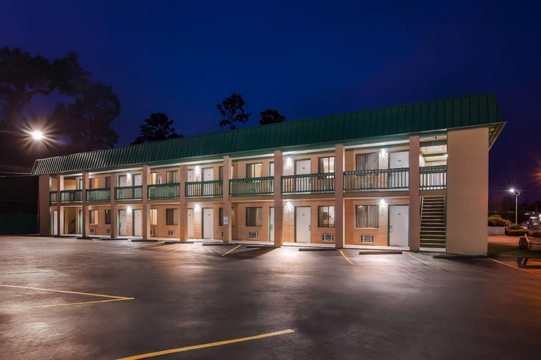 Exterior & Views 2, Super 8 by Wyndham Columbia SC / Ft. Jackson, Richland