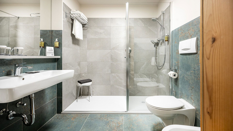 Bathroom 4, Activehotel Diana, Bolzano