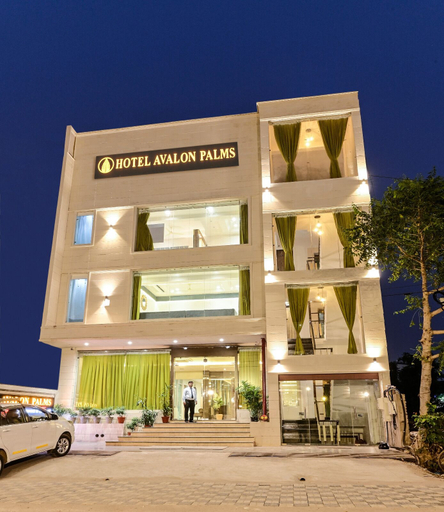 Exterior & Views