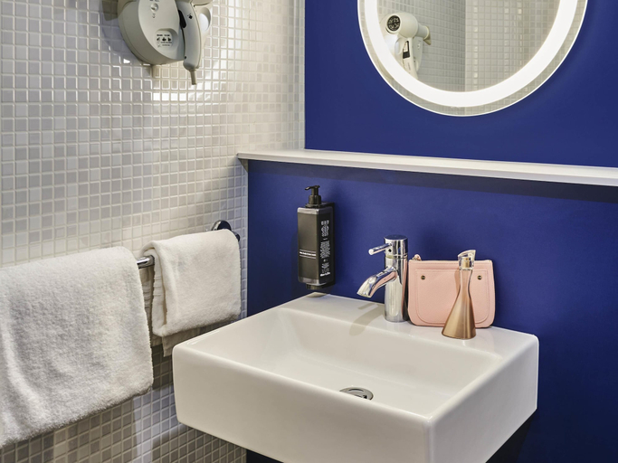 Bathroom 4, ibis Clamart Paris Vélizy, Hauts-de-Seine