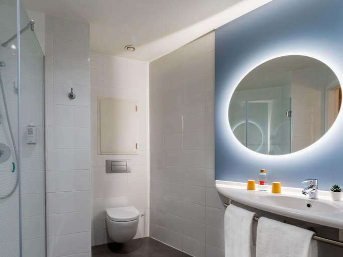 Bathroom 5, ibis Madrid Centro las Ventas, Madrid