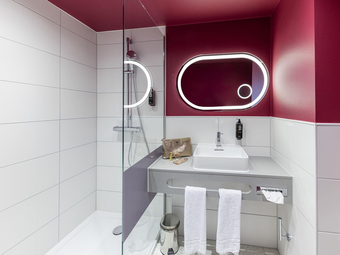 Bathroom 4, ibis Styles Munich Perlach, München