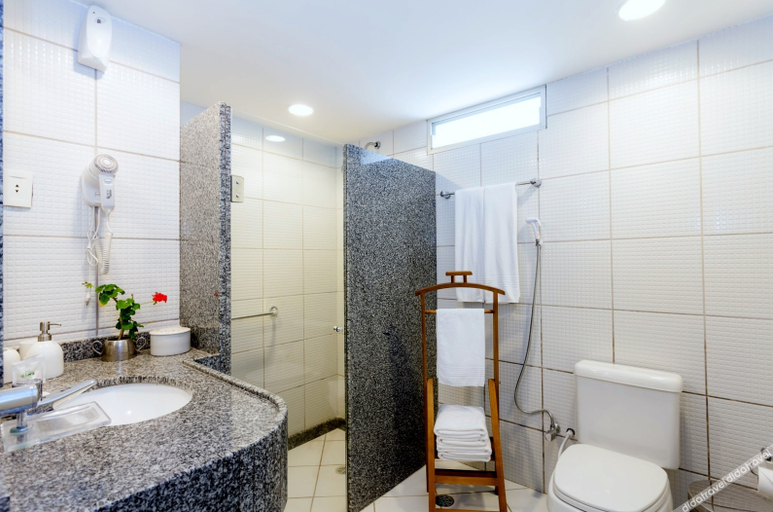 Bathroom 3, Tavares Correia, Garanhuns