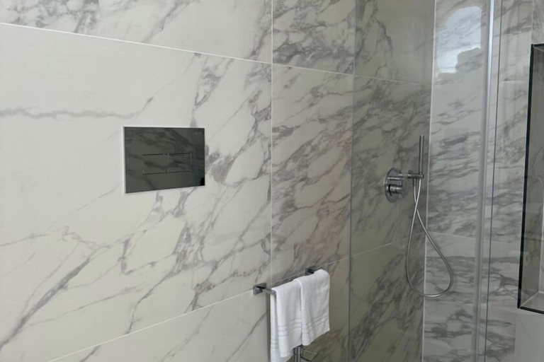 Bathroom 5, Liberty Palace, Messina
