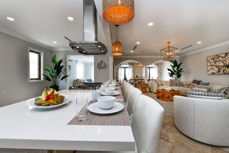 Food & Drinks 5, Newly Remodeled 5-bedroom 5-bath in Tierra del Sol!