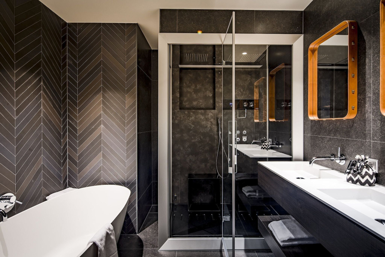 Bathroom 5, Van Der Valk Hotel Enschede, Enschede