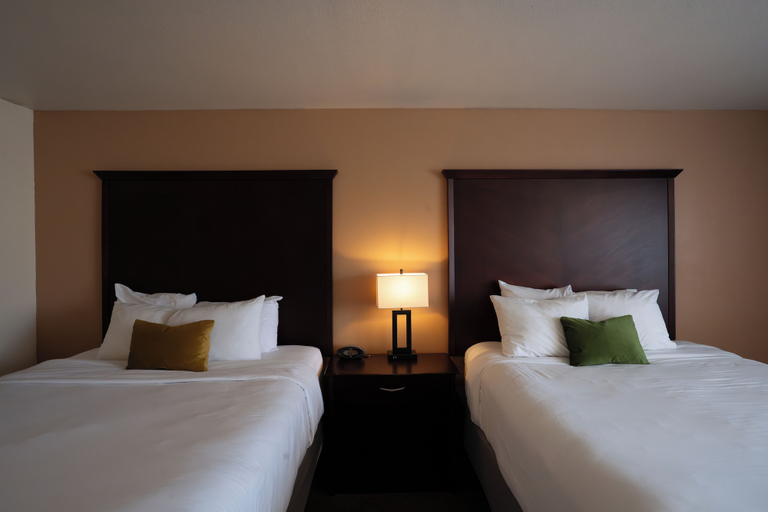 Bedroom 3, Ramada by Wyndham Tukwila Southcenter, Tukwila
