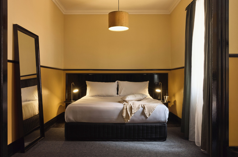 Bedroom, Hotel Diplomat Sydney, Sydney