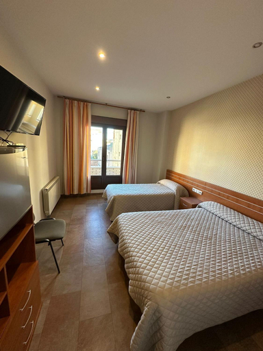 Others 4, Hostal Venecia, Huesca