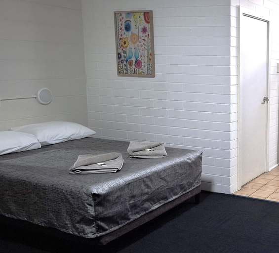 Bedroom 3, Burdekin Motor Inn, Burdekin