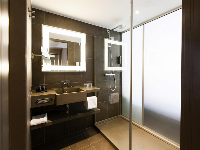 Bathroom 4, Novotel Basel City, Basel