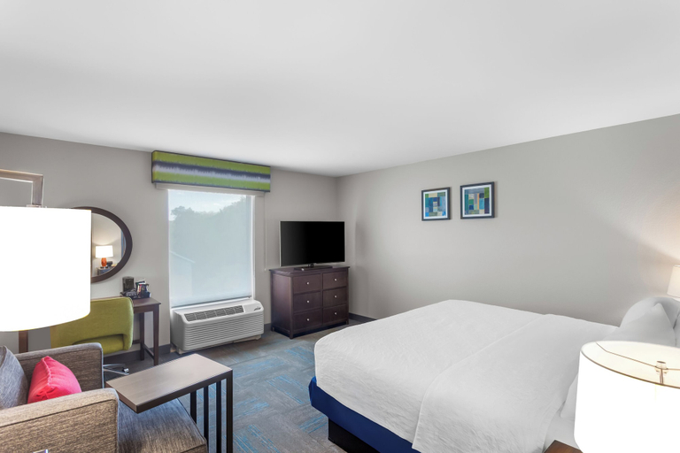Bedroom 3, Hampton Inn Huntington University Area, Cabell