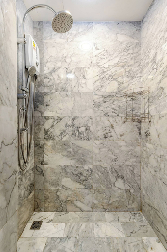Bathroom 4, Naiharn Pearl Condo Hotel by Villacarte, Pulau Phuket