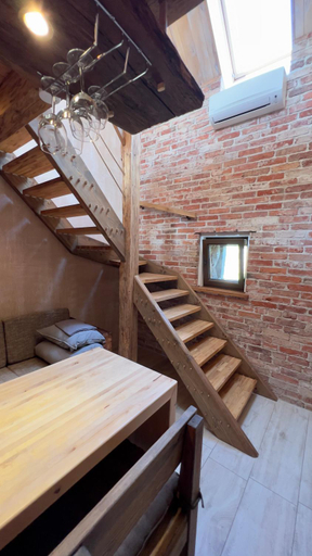 Others 4, Kapteinis Akis apartamenti, Liepaja