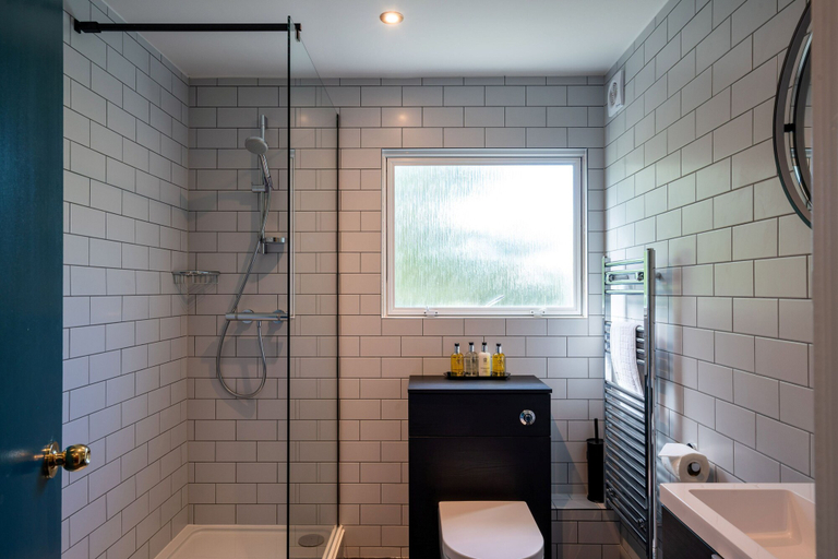 Bathroom 5, The Conningbrook Hotel, Kent