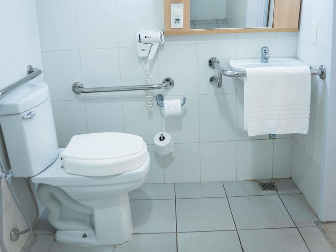 Bathroom 3, ibis Itu Plaza Shopping Hotel, Itu