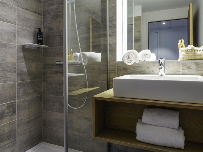 Bathroom 4, ibis Styles Montpellier Aeroport Parc Des Expos, Hérault
