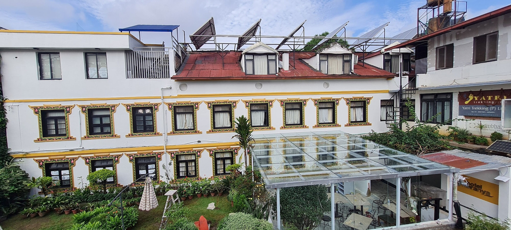 Exterior & Views