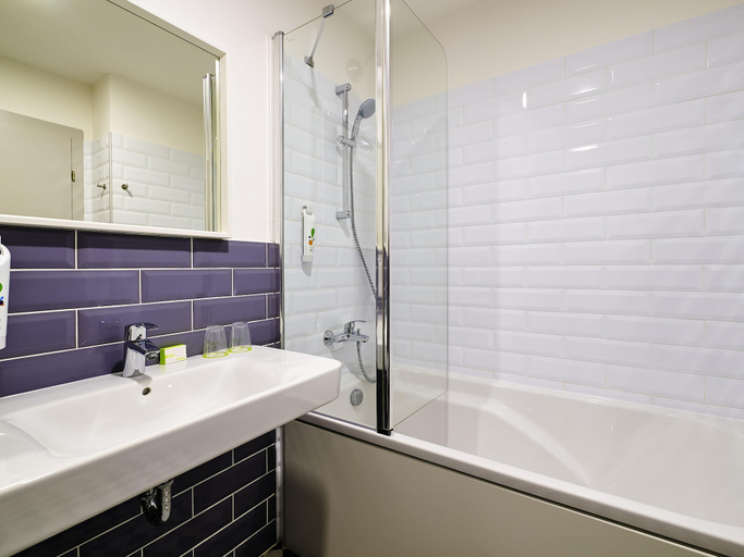 Bathroom 4, ibis Styles Arad, Arad