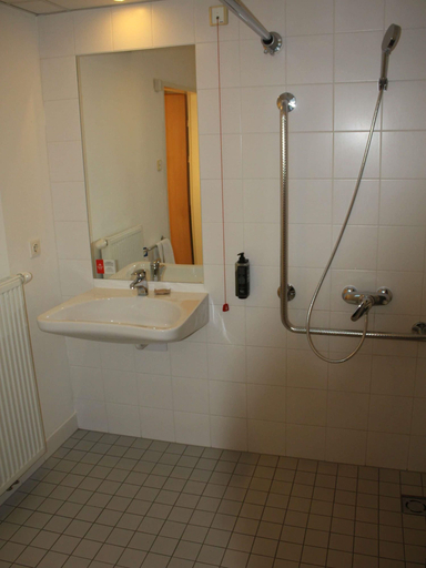 Bathroom 5, ibis budget Wien Messe, Wien