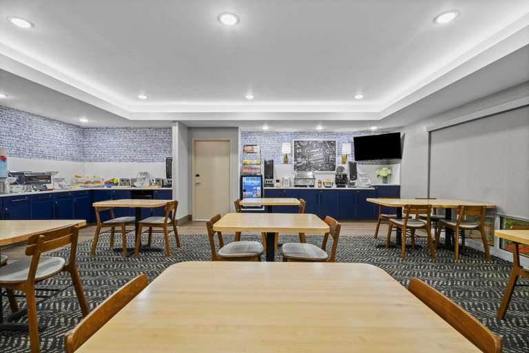 Food & Drinks 5, AmericInn by Wyndham International Falls, Koochiching