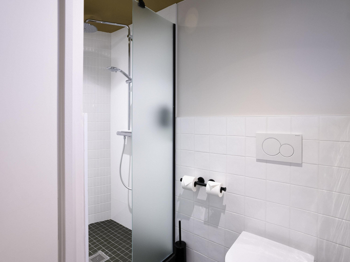 Bathroom 4, ibis Styles Paris Gare de Lyon TGV, Paris