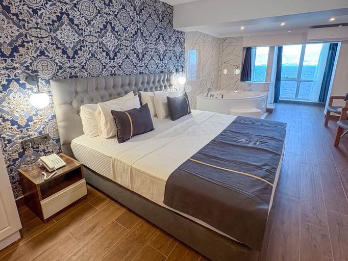 Bedroom 4, Mira Hotel Küçükyalı, Konak